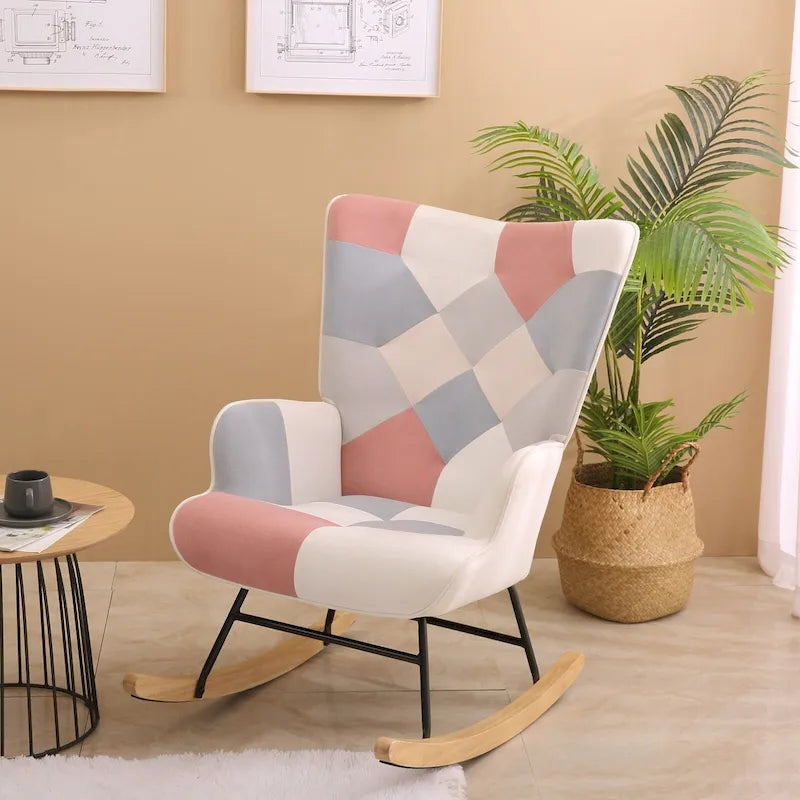 Mid-Century Schaukelstuhl aus Stoff mit Holzbeinen und Patchwork-Leinen