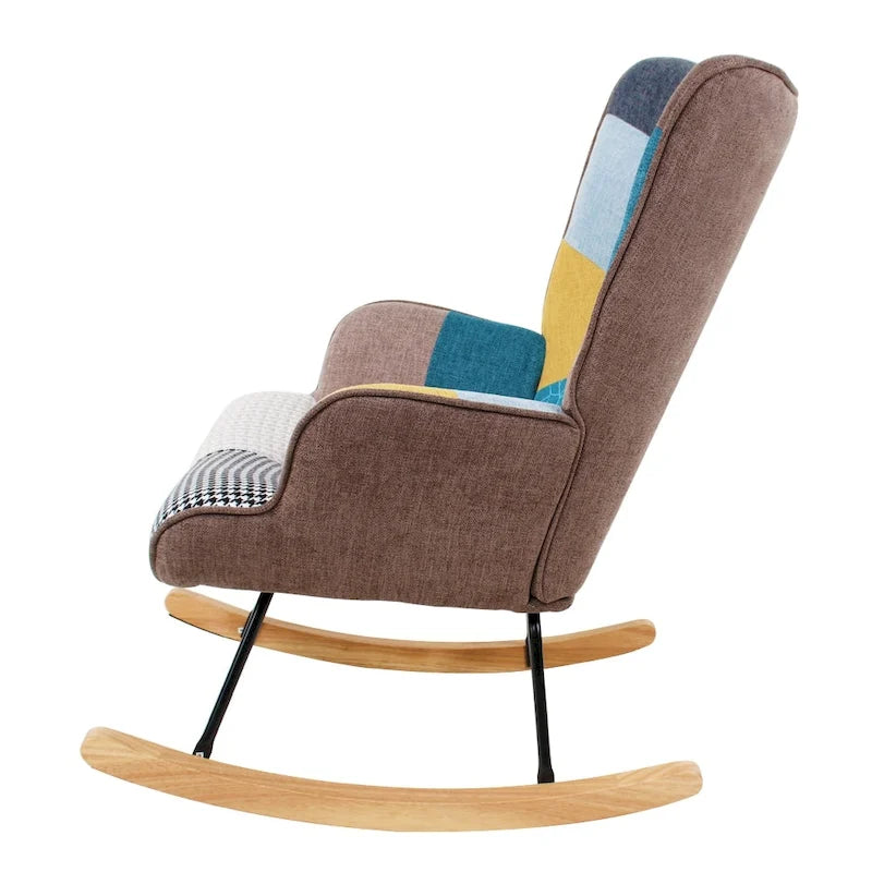 Mid-Century Schaukelstuhl aus Stoff mit Holzbeinen und Patchwork-Leinen