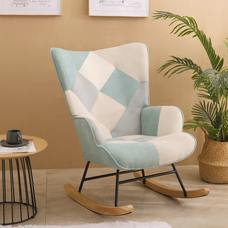 Mid-Century Schaukelstuhl aus Stoff mit Holzbeinen und Patchwork-Leinen