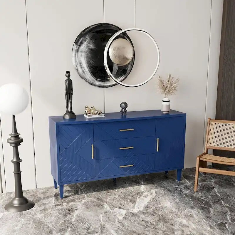 Stilvolles und funktionales Buffet-/Sideboard-Möbelstück mit geschnitztem Effekt