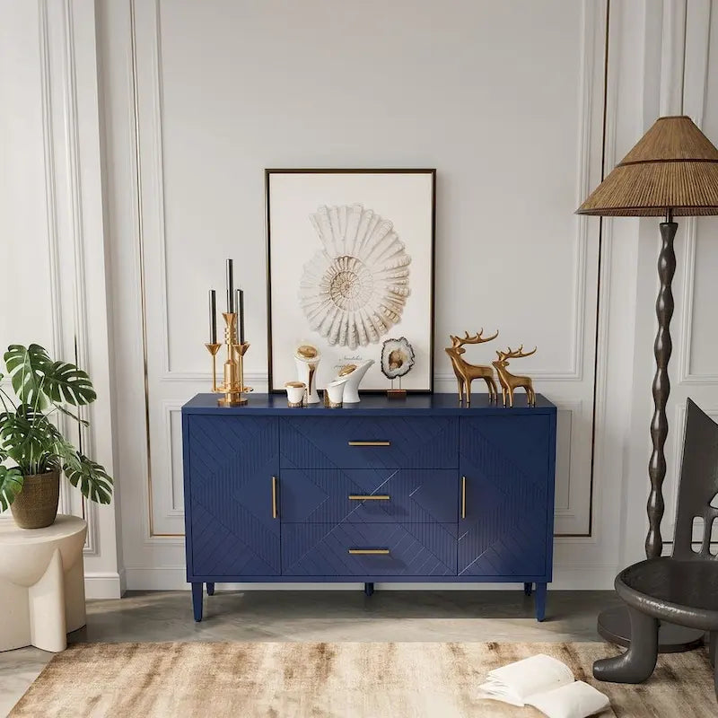 Stilvolles und funktionales Buffet-/Sideboard-Möbelstück mit geschnitztem Effekt